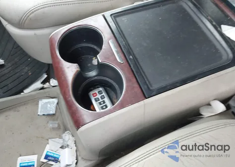 2013 Toyota Sienna Xle 7 Passenger z USA, uszkodzony, nr VIN 5TDDK3DC8DS056286